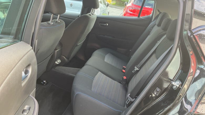 Nissan LEAF 110kW Acenta 39kWh 5dr Auto Electric Hatchback